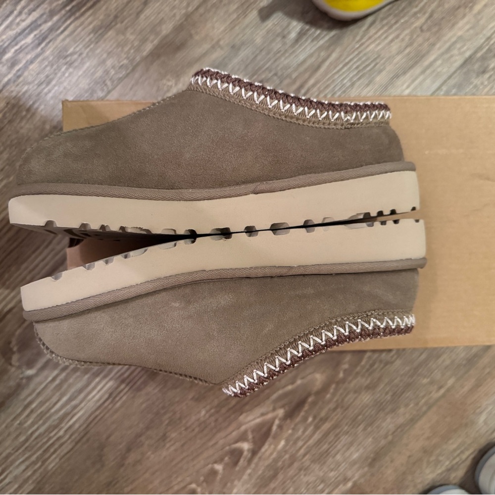Uggs— Tasman in Taupe - Picture 3 of 7